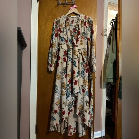 Promesa Floral Long Sleeve Wrap Dress - Picture 10 of 11